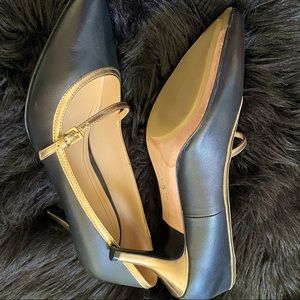 Cole Haan kitty heel black gold 6.5B like new